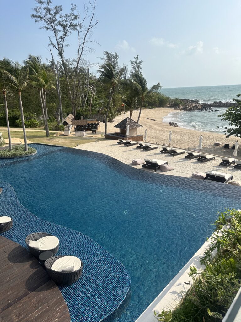 View of the pool Ritz-Carlton