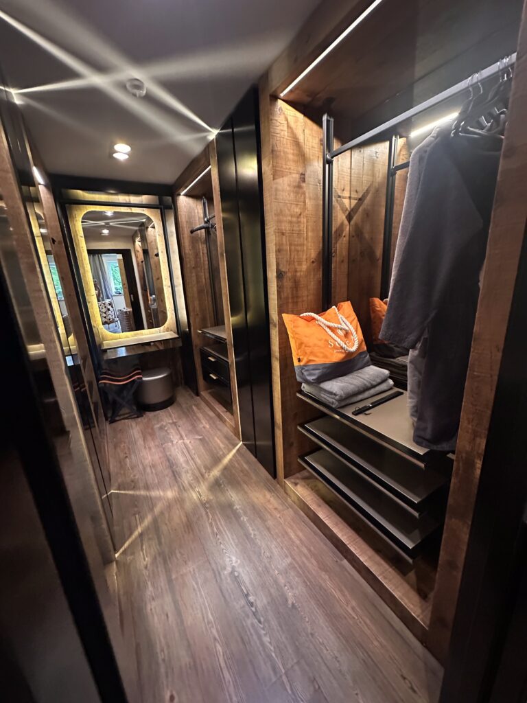 Walk in Closet